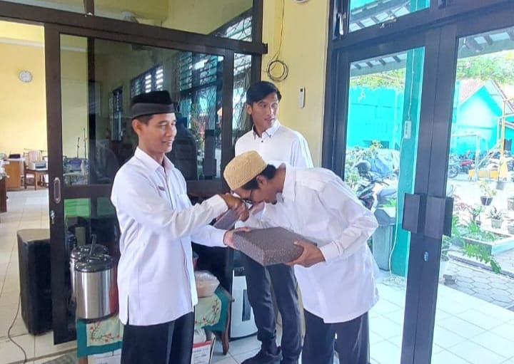 Keindahan Akhlak yang Tak Mudah Dipahami Setiap Orang